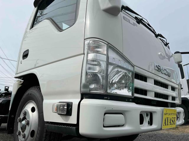 エルフトラック 2t積アームロール 新明和Wシリンダー 6速MT 2t積み脱着装置付コンテナ専用車 3Lディーゼルターボ 6速MT 車検R8年7月13日 バックカメラ付 新明和製アームロール CCA23ー11 ツインホイスト 車両総重量4855キロ 5t限定免許対応(25枚目)