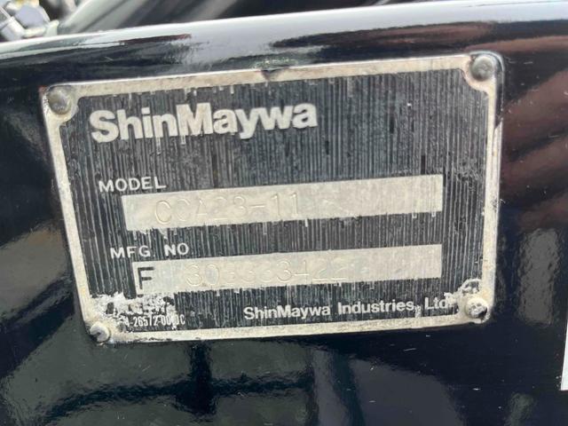 エルフトラック 2t積アームロール 新明和Wシリンダー 6速MT 2t積み脱着装置付コンテナ専用車 3Lディーゼルターボ 6速MT 車検R8年7月13日 バックカメラ付 新明和製アームロール CCA23ー11 ツインホイスト 車両総重量4855キロ 5t限定免許対応(38枚目)