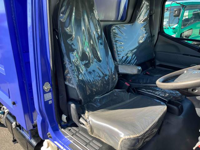 キャンター ３ｔ積み深ダンプ　５速ＭＴ　荷台容積５．４立米　３ｔ積み土砂禁ダンプ　５速ＭＴ　車検Ｒ８年１０月２６日　塗装済み車両　ＥＴＣ付　荷台内寸長３０５幅１６０高１１１ｃｍ　容積５．４立米　リヤ観音開き　車両総重量６１８５キロ（13枚目）