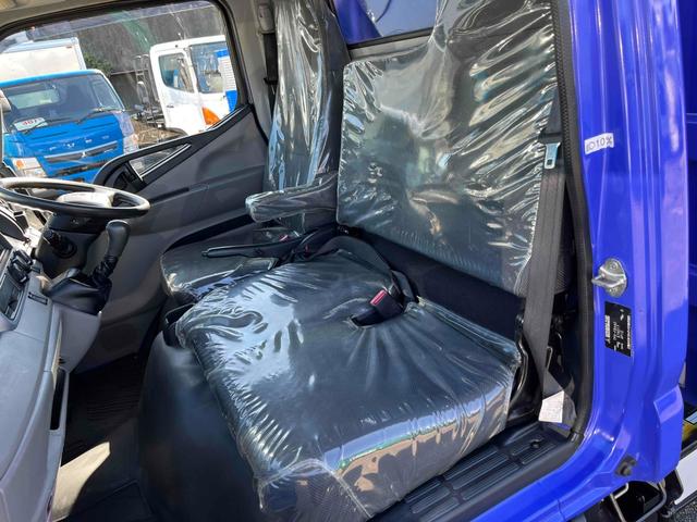 キャンター ３ｔ積み深ダンプ　５速ＭＴ　荷台容積５．４立米　３ｔ積み土砂禁ダンプ　５速ＭＴ　車検Ｒ８年１０月２６日　塗装済み車両　ＥＴＣ付　荷台内寸長３０５幅１６０高１１１ｃｍ　容積５．４立米　リヤ観音開き　車両総重量６１８５キロ（15枚目）