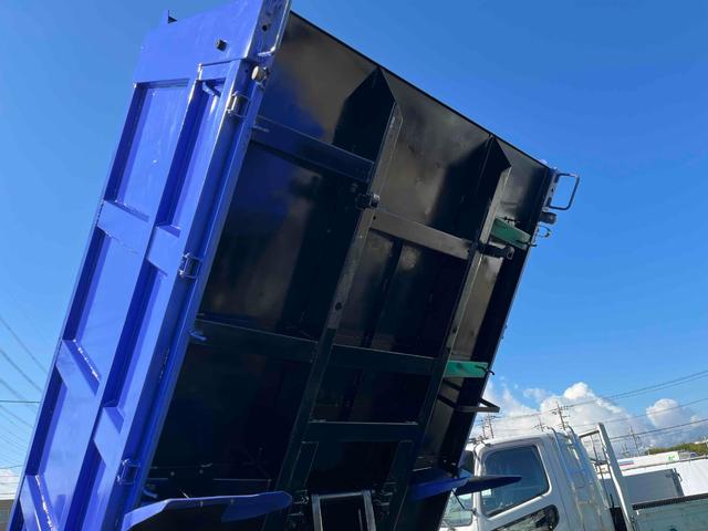 キャンター ３ｔ積み深ダンプ　５速ＭＴ　荷台容積５．４立米　３ｔ積み土砂禁ダンプ　５速ＭＴ　車検Ｒ８年１０月２６日　塗装済み車両　ＥＴＣ付　荷台内寸長３０５幅１６０高１１１ｃｍ　容積５．４立米　リヤ観音開き　車両総重量６１８５キロ（35枚目）