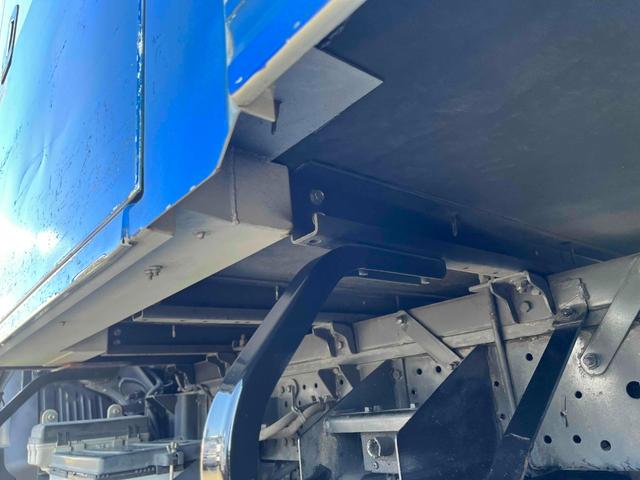 エルフトラック セミロング2t積アルミバン 全高205cm スムーサーAT 2t積アルミバン セミロング車 スムーサーAT 全高205cm クリーニング屋使用歴 リヤ観音開き 助手席側サイドドア付 荷台内寸長348幅179高111cm 車両総重量4765キロ 5t限定免許対応(10枚目)