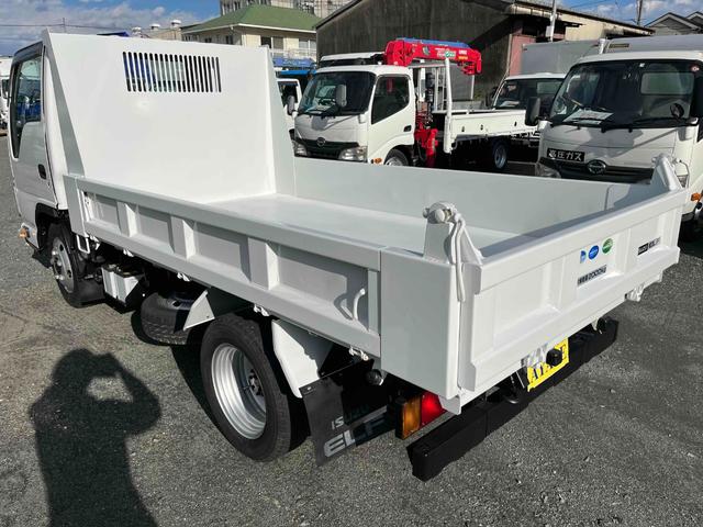 エルフトラック 2t積み全低床ダンプ 5速MT 4ナンバー 全塗装済み 2tダンプ 全低床ボディー 5速MT 4ナンバー車 全塗装済み 荷台極東開発製DD02ー31 荷台内寸長305幅160高32cm リヤ荷台床面地上高85cm 車両総重量4855キロ 5t限定免許対応(4枚目)