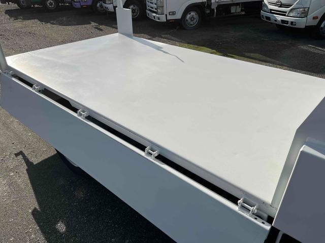 エルフトラック 2t積み全低床ダンプ 5速MT 4ナンバー 全塗装済み 2tダンプ 全低床ボディー 5速MT 4ナンバー車 全塗装済み 荷台極東開発製DD02ー31 荷台内寸長305幅160高32cm リヤ荷台床面地上高85cm 車両総重量4855キロ 5t限定免許対応(8枚目)