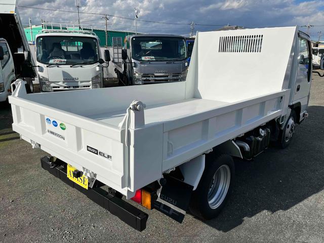 エルフトラック 2t積み全低床ダンプ 5速MT 4ナンバー 全塗装済み 2tダンプ 全低床ボディー 5速MT 4ナンバー車 全塗装済み 荷台極東開発製DD02ー31 荷台内寸長305幅160高32cm リヤ荷台床面地上高85cm 車両総重量4855キロ 5t限定免許対応(23枚目)