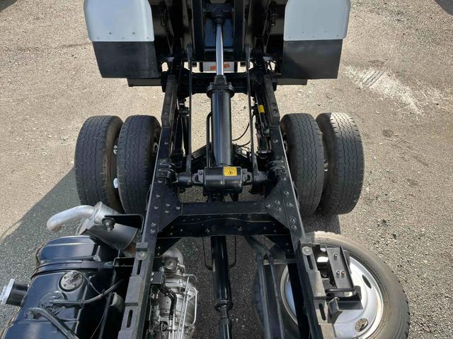 エルフトラック 2t積み全低床ダンプ 5速MT 4ナンバー 全塗装済み 2tダンプ 全低床ボディー 5速MT 4ナンバー車 全塗装済み 荷台極東開発製DD02ー31 荷台内寸長305幅160高32cm リヤ荷台床面地上高85cm 車両総重量4855キロ 5t限定免許対応(42枚目)