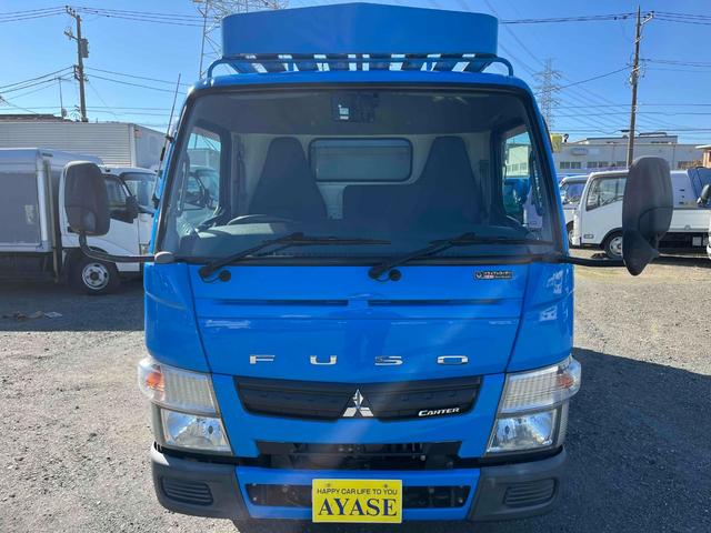 キャンター 垂直ゲート付２ｔ積み平アルミブロック　ガス屋仕様５方開アオリ　２ｔ積アルミブロック平ボディー　５速ＭＴ　上下前後分割５方開アオリ　中間支柱脱着可　荷台内寸長３１５幅１６８高１１１ｃｍ　新明和製垂直パワーゲート付　　タイヤ山８分　車両総重量５１１５キロ（2枚目）