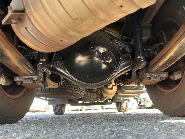 キャンター 垂直ゲート付２ｔ積み平アルミブロック　ガス屋仕様５方開アオリ　２ｔ積アルミブロック平ボディー　５速ＭＴ　上下前後分割５方開アオリ　中間支柱脱着可　荷台内寸長３１５幅１６８高１１１ｃｍ　新明和製垂直パワーゲート付　　タイヤ山８分　車両総重量５１１５キロ（18枚目）