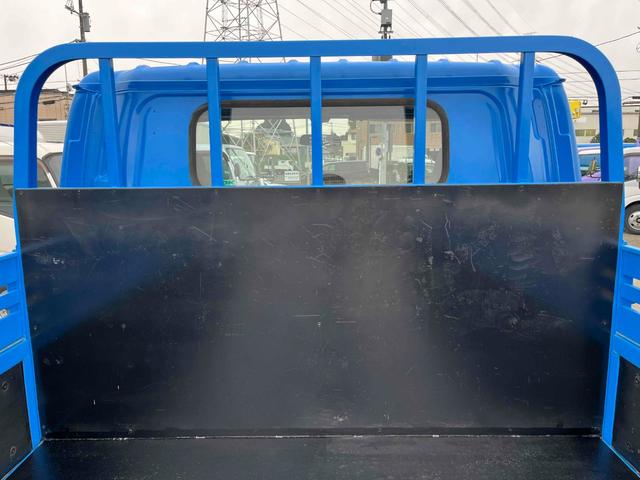 エルフトラック パワーゲート付ワイドロング3t積み平ボディー スムーサーAT ワイドロング3t積み平床ボディー スムーサーAT 車検R8年9月25日 荷台内寸長435幅200高68cm 荷台床面鉄板敷き 左右アオリ上下分割式 楽々ゲート付 新明和製アーム式PG付 タイヤ山7分(7枚目)