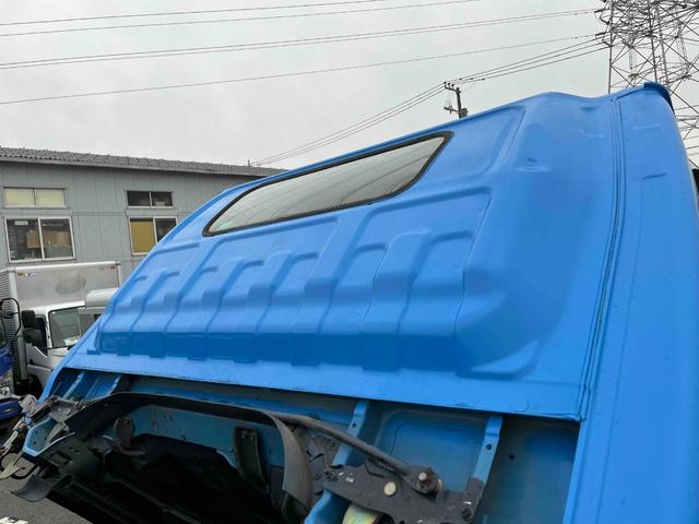 エルフトラック パワーゲート付ワイドロング3t積み平ボディー スムーサーAT ワイドロング3t積み平床ボディー スムーサーAT 車検R8年9月25日 荷台内寸長435幅200高68cm 荷台床面鉄板敷き 左右アオリ上下分割式 楽々ゲート付 新明和製アーム式PG付 タイヤ山7分(45枚目)