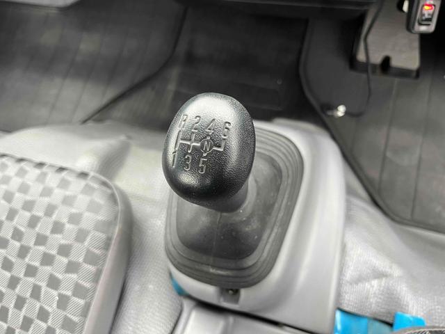 エルフトラック パワーゲート付ワイドロング3t積み平ボディー スムーサーAT ワイドロング3t積み平床ボディー スムーサーAT 車検R8年9月25日 荷台内寸長435幅200高68cm 荷台床面鉄板敷き 左右アオリ上下分割式 楽々ゲート付 新明和製アーム式PG付 タイヤ山7分(50枚目)