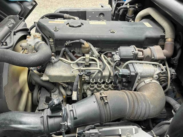 エルフトラック パワーゲート付ワイドロング3t積み平ボディー スムーサーAT ワイドロング3t積み平床ボディー スムーサーAT 車検R8年9月25日 荷台内寸長435幅200高68cm 荷台床面鉄板敷き 左右アオリ上下分割式 楽々ゲート付 新明和製アーム式PG付 タイヤ山7分(53枚目)