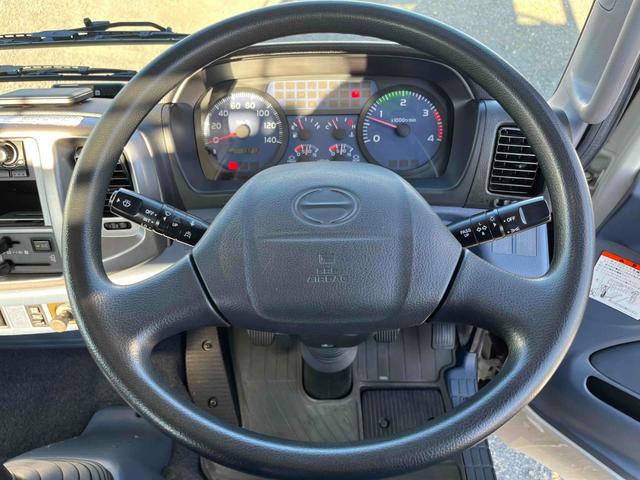 ヒノレンジャー 4.1t積アームロール新明和WシリンダーCCA44-20 4.1t積み脱着装置付コンテナ専用車 6速MT ベッドレス 2人乗り 新明和製アームロール CCA44-20 ツインホイスト キャブバックデッキ付 タイヤ山8分 車両総重量7960キロ(15枚目)