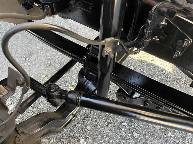 ヒノレンジャー 4.1t積アームロール新明和WシリンダーCCA44-20 4.1t積み脱着装置付コンテナ専用車 6速MT ベッドレス 2人乗り 新明和製アームロール CCA44-20 ツインホイスト キャブバックデッキ付 タイヤ山8分 車両総重量7960キロ(50枚目)