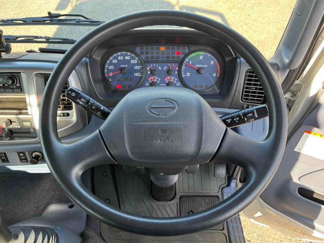 ヒノレンジャー 4.05t積アームロール 新明和Wシリンダー 6速MT 4.1t積み脱着装置付コンテナ専用車 6速MT ベッドレス 2人乗り 新明和製アームロール CCA44-20 ツインホイスト キャブバックデッキ付 タイヤ山8分 車両総重量7960キロ(15枚目)