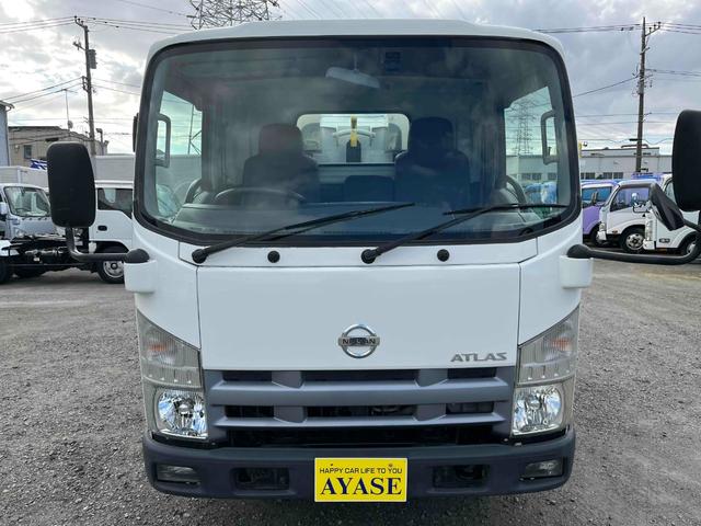 アトラストラック コンテナ付3t積アームロール新明和Wシリンダー 6速MT 3t積み脱着装置付コンテナ専用車 6速MT 新明和製アームロール 型式CCA23-12 ツインホイスト キャブバックデッキ付 観音開き仕様コンテナ付 タイヤ山6分 車両総重量6115キロ(2枚目)