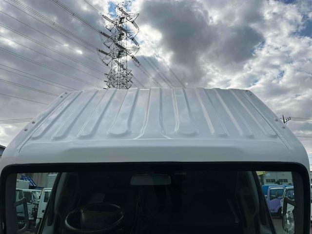 アトラストラック コンテナ付3t積アームロール新明和Wシリンダー 6速MT 3t積み脱着装置付コンテナ専用車 6速MT 新明和製アームロール 型式CCA23-12 ツインホイスト キャブバックデッキ付 観音開き仕様コンテナ付 タイヤ山6分 車両総重量6115キロ(12枚目)