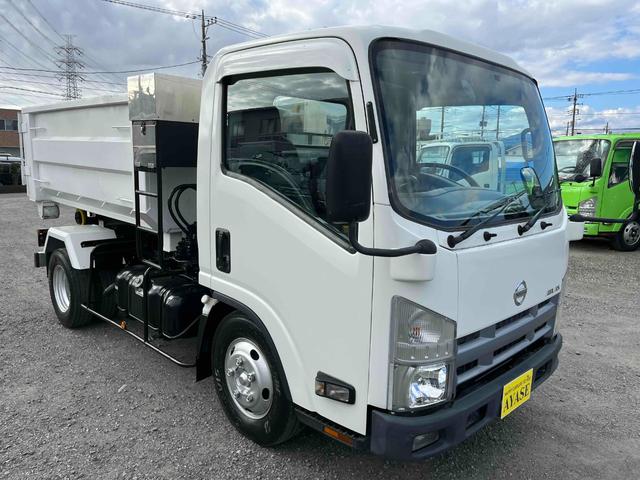 アトラストラック コンテナ付3t積アームロール新明和Wシリンダー 6速MT 3t積み脱着装置付コンテナ専用車 6速MT 新明和製アームロール 型式CCA23-12 ツインホイスト キャブバックデッキ付 観音開き仕様コンテナ付 タイヤ山6分 車両総重量6115キロ(20枚目)