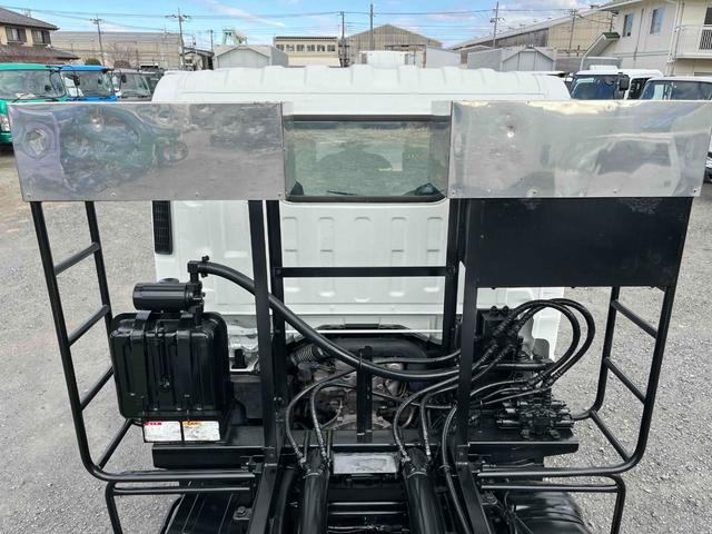 アトラストラック コンテナ付3t積アームロール新明和Wシリンダー 6速MT 3t積み脱着装置付コンテナ専用車 6速MT 新明和製アームロール 型式CCA23-12 ツインホイスト キャブバックデッキ付 観音開き仕様コンテナ付 タイヤ山6分 車両総重量6115キロ(36枚目)