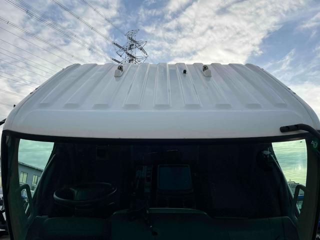 ヒノレンジャー ３．７５ｔ積アームロール新明和Ｗシリンダー　フルキャブ　３．７５ｔ積み脱着装置付コンテナ専用車　車検Ｒ８年１２月１５日　６速ＭＴ　ベッド付フルキャブ車　２００Ｌ燃料タンク　新明和製アームロール　ＣＣＡ４４－３０　ツインホイスト　キャブバックデッキ付（37枚目）