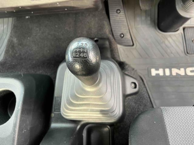 ヒノレンジャー ３．７５ｔ積アームロール新明和Ｗシリンダー　フルキャブ　３．７５ｔ積み脱着装置付コンテナ専用車　車検Ｒ８年１２月１５日　６速ＭＴ　ベッド付フルキャブ車　２００Ｌ燃料タンク　新明和製アームロール　ＣＣＡ４４－３０　ツインホイスト　キャブバックデッキ付（45枚目）