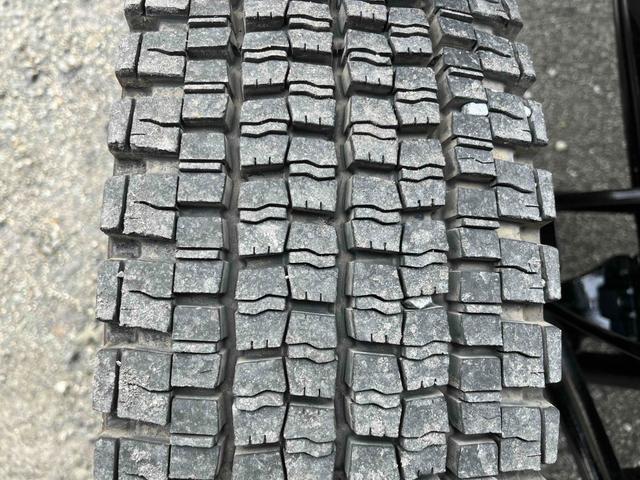 ヒノレンジャー ３．７５ｔ積アームロール新明和Ｗシリンダー　フルキャブ　３．７５ｔ積み脱着装置付コンテナ専用車　車検Ｒ８年１２月１５日　６速ＭＴ　ベッド付フルキャブ車　２００Ｌ燃料タンク　新明和製アームロール　ＣＣＡ４４－３０　ツインホイスト　キャブバックデッキ付（54枚目）