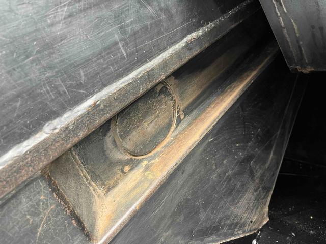 キャンター ダンボール回収歴車　２．３５ｔ積プレス式パッカー車４．９立米　ダンボール回収歴車　２．３５ｔ積プレス式パッカー車　５速ＭＴ　バックカメラ付　モリタエコノス製４．９立米　荷箱型式ＰＡ５５Ｈ　連続スイッチ　汚水タンク付　車両総重量６６８５キロ（31枚目）