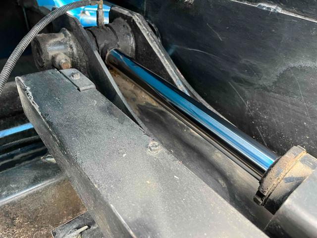 キャンター ダンボール回収歴車　２．３５ｔ積プレス式パッカー車４．９立米　ダンボール回収歴車　２．３５ｔ積プレス式パッカー車　５速ＭＴ　バックカメラ付　モリタエコノス製４．９立米　荷箱型式ＰＡ５５Ｈ　連続スイッチ　汚水タンク付　車両総重量６６８５キロ（34枚目）