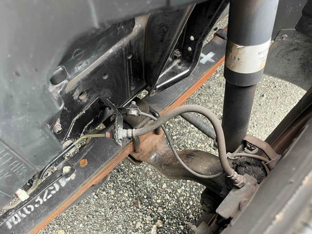 キャンター ダンボール回収歴車　２．３５ｔ積プレス式パッカー車４．９立米　ダンボール回収歴車　２．３５ｔ積プレス式パッカー車　５速ＭＴ　バックカメラ付　モリタエコノス製４．９立米　荷箱型式ＰＡ５５Ｈ　連続スイッチ　汚水タンク付　車両総重量６６８５キロ（61枚目）