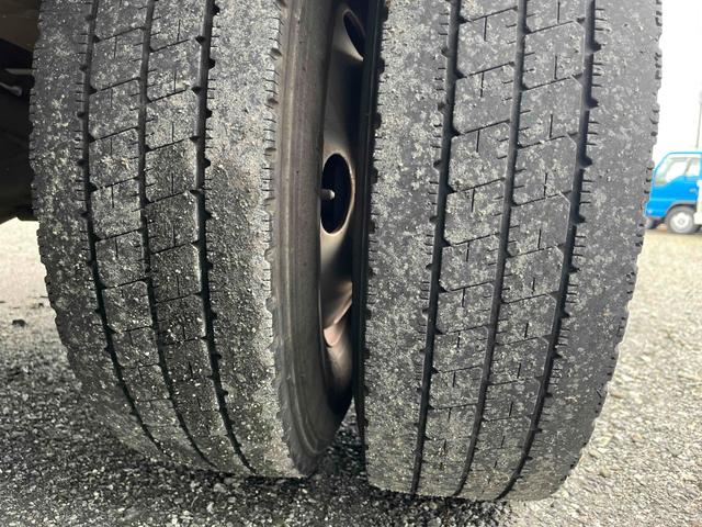 キャンター ダンボール回収歴車　２．３５ｔ積プレス式パッカー車４．９立米　ダンボール回収歴車　２．３５ｔ積プレス式パッカー車　５速ＭＴ　バックカメラ付　モリタエコノス製４．９立米　荷箱型式ＰＡ５５Ｈ　連続スイッチ　汚水タンク付　車両総重量６６８５キロ（66枚目）