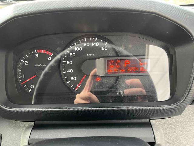 トヨエース 跳ね上げゲート蓋ワイド超々ロング２．８５ｔ積アルミバンＡＴ　ワイド超々ロングアルミバン　ＡＴ車　社外ナビ　ＥＴＣ　バックカメラ　荷台内寸長５６５幅２０８高１９８ｃｍ　荷台床面鉄板敷き　ラッシングレール２段　極東製跳ね上げパワーゲート付　タイヤ山７分（45枚目）