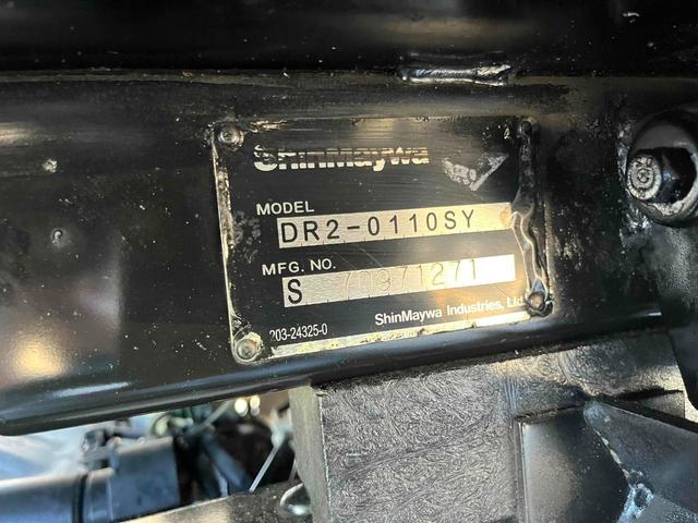 エルフトラック ２ｔ積み全低床ダンプ　５速ＭＴ　４ナンバー　５ｔ限定免許対応　２ｔダンプ　全低床　４ナンバー車　５速ＭＴ　新明和製３方開ボディー　荷台内寸長３０５幅１６０高３２ｃｍ　リヤ荷台地上高８５ｃｍ　車両総重量４９７５キロ　５ｔ限定免許対応車（46枚目）