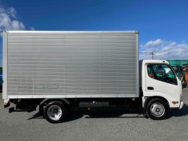 デュトロ 跳ね上げゲート蓋２．９５ｔ積み標準ロングアルミバンＡＴ　２．９５ｔ積み標準ロングアルミバン　４Ｌディーゼルターボ　ＡＴ車　車検Ｒ９年１月１３日　跳上パワーゲート蓋　助手席側サイド扉付　ラッシングレール２段　車両総重量６４４５キロ（3枚目）