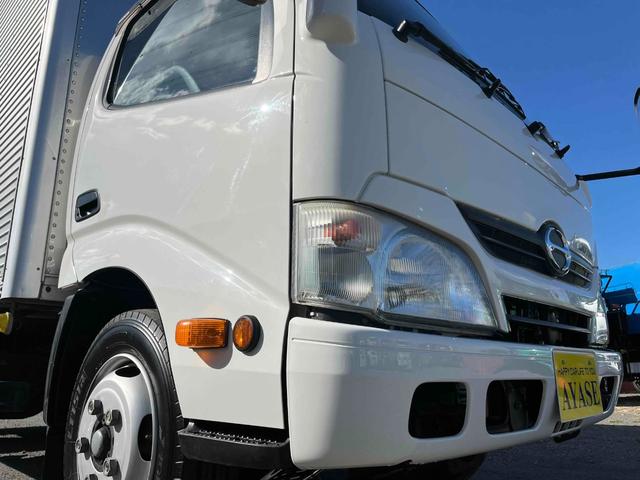 デュトロ 跳ね上げゲート蓋２．９５ｔ積み標準ロングアルミバンＡＴ　２．９５ｔ積み標準ロングアルミバン　４Ｌディーゼルターボ　ＡＴ車　車検Ｒ９年１月１３日　跳上パワーゲート蓋　助手席側サイド扉付　ラッシングレール２段　車両総重量６４４５キロ（26枚目）