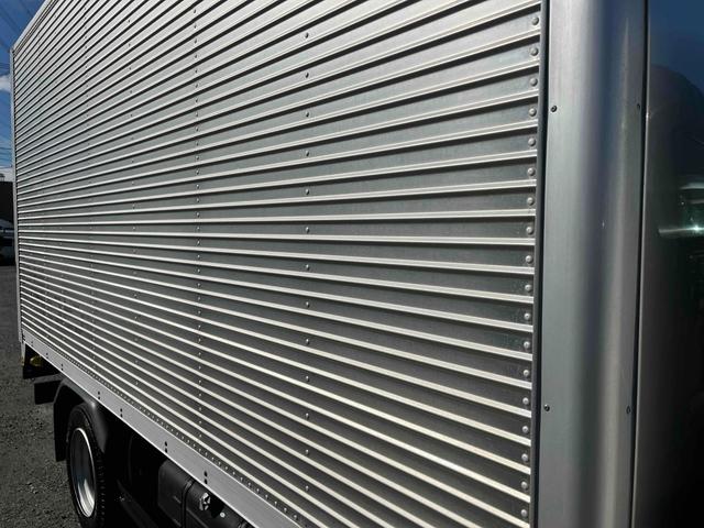 デュトロ 跳ね上げゲート蓋２．９５ｔ積み標準ロングアルミバンＡＴ　２．９５ｔ積み標準ロングアルミバン　４Ｌディーゼルターボ　ＡＴ車　車検Ｒ９年１月１３日　跳上パワーゲート蓋　助手席側サイド扉付　ラッシングレール２段　車両総重量６４４５キロ（28枚目）