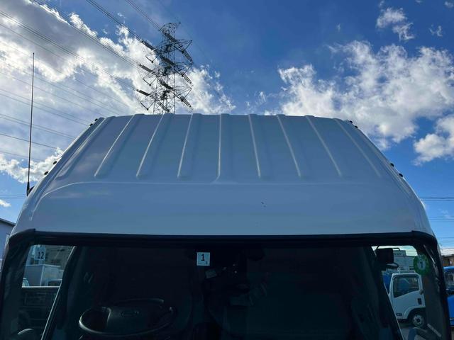 デュトロ 跳ね上げゲート蓋２．９５ｔ積み標準ロングアルミバンＡＴ　２．９５ｔ積み標準ロングアルミバン　４Ｌディーゼルターボ　ＡＴ車　車検Ｒ９年１月１３日　跳上パワーゲート蓋　助手席側サイド扉付　ラッシングレール２段　車両総重量６４４５キロ（38枚目）