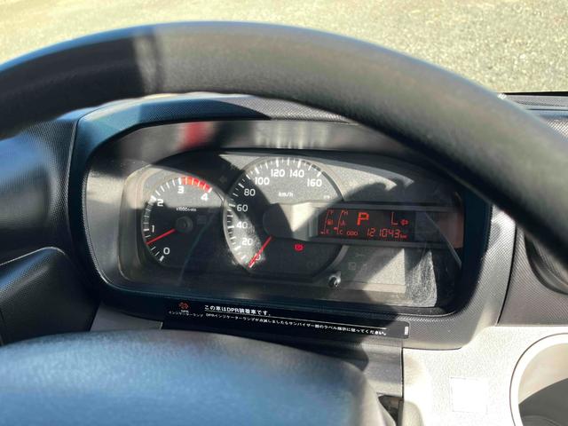 デュトロ 跳ね上げゲート蓋２．９５ｔ積み標準ロングアルミバンＡＴ　２．９５ｔ積み標準ロングアルミバン　４Ｌディーゼルターボ　ＡＴ車　車検Ｒ９年１月１３日　跳上パワーゲート蓋　助手席側サイド扉付　ラッシングレール２段　車両総重量６４４５キロ（43枚目）