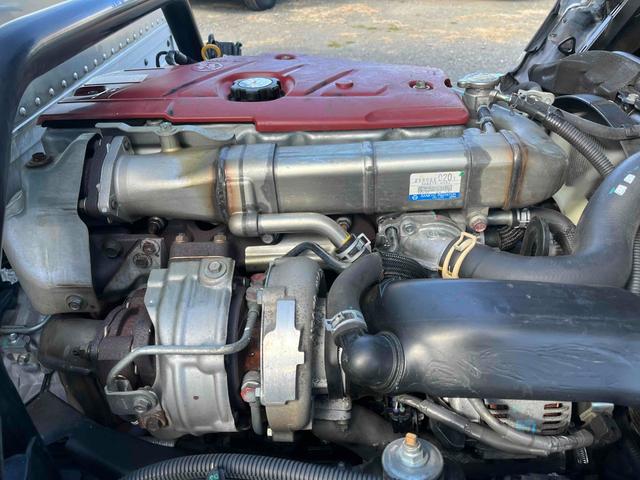 デュトロ 跳ね上げゲート蓋２．９５ｔ積み標準ロングアルミバンＡＴ　２．９５ｔ積み標準ロングアルミバン　４Ｌディーゼルターボ　ＡＴ車　車検Ｒ９年１月１３日　跳上パワーゲート蓋　助手席側サイド扉付　ラッシングレール２段　車両総重量６４４５キロ（47枚目）