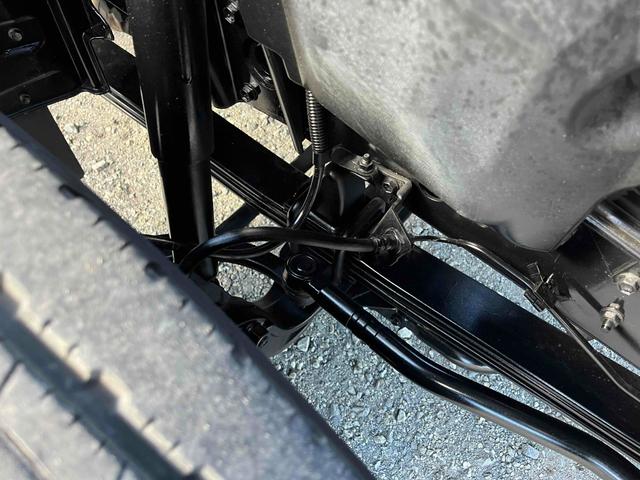 デュトロ 跳ね上げゲート蓋２．９５ｔ積み標準ロングアルミバンＡＴ　２．９５ｔ積み標準ロングアルミバン　４Ｌディーゼルターボ　ＡＴ車　車検Ｒ９年１月１３日　跳上パワーゲート蓋　助手席側サイド扉付　ラッシングレール２段　車両総重量６４４５キロ（48枚目）