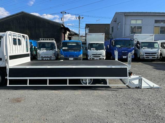 ダイナトラック アーム式ゲート付２ｔ積み標準ロング平ボディー　５速ＭＴ　２ｔ積み標準ロング平ボディー　４Ｌディーゼルターボ　５速ＭＴ　荷台内寸長４３５幅１８０高６２ｃｍ　３方開　左右アオリ楽々ゲート　アーム式パワーゲート　ゲート昇降能力８００キロ　車両総重量５０１５キロ（30枚目）