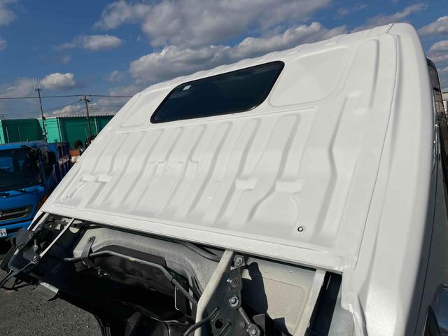 ダイナトラック アーム式ゲート付２ｔ積み標準ロング平ボディー　５速ＭＴ　２ｔ積み標準ロング平ボディー　４Ｌディーゼルターボ　５速ＭＴ　荷台内寸長４３５幅１８０高６２ｃｍ　３方開　左右アオリ楽々ゲート　アーム式パワーゲート　ゲート昇降能力８００キロ　車両総重量５０１５キロ（43枚目）