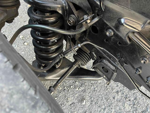 ダイナトラック アーム式ゲート付２ｔ積み標準ロング平ボディー　５速ＭＴ　２ｔ積み標準ロング平ボディー　４Ｌディーゼルターボ　５速ＭＴ　荷台内寸長４３５幅１８０高６２ｃｍ　３方開　左右アオリ楽々ゲート　アーム式パワーゲート　ゲート昇降能力８００キロ　車両総重量５０１５キロ（51枚目）