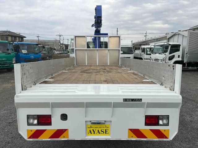 ヒノレンジャー ２．３５ｔ積４段セルフクレーン　ベッドレス　アルミブロック平　２．３５ｔ積４段クレーン付セルフローダー　アルミブロック　６速ＭＴ　荷台内寸長５２０幅２１６高３８ｃｍ　タダノ製ＴＭ－ＺＲ３０４ＳＬ　４段ブーム　ラジコン付　２．９３ｔ吊り　車両総重量７９８５キロ（25枚目）