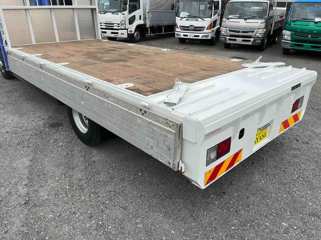 ヒノレンジャー ２．３５ｔ積４段セルフクレーン　ベッドレス　アルミブロック平　２．３５ｔ積４段クレーン付セルフローダー　アルミブロック　６速ＭＴ　荷台内寸長５２０幅２１６高３８ｃｍ　タダノ製ＴＭ－ＺＲ３０４ＳＬ　４段ブーム　ラジコン付　２．９３ｔ吊り　車両総重量７９８５キロ（36枚目）