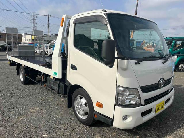 ダイナトラック ワイド超々ロング３．５ｔ積セーフティーローダー　花見台　ワイド超々ロング３．５ｔ積セーフティーローダー　４Ｌディーゼルターボ　６速ＭＴ　花見台製ＳＦ２１ＦＢ　荷台内寸長５７０幅２０８ｃｍ　電動ウインチ　ラジコン付　リヤアルミあおり　車両総重量７８３５キロ（21枚目）