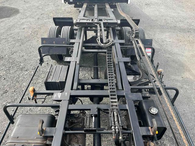 ダイナトラック ワイド超々ロング３．５ｔ積セーフティーローダー　花見台　ワイド超々ロング３．５ｔ積セーフティーローダー　４Ｌディーゼルターボ　６速ＭＴ　花見台製ＳＦ２１ＦＢ　荷台内寸長５７０幅２０８ｃｍ　電動ウインチ　ラジコン付　リヤアルミあおり　車両総重量７８３５キロ（39枚目）