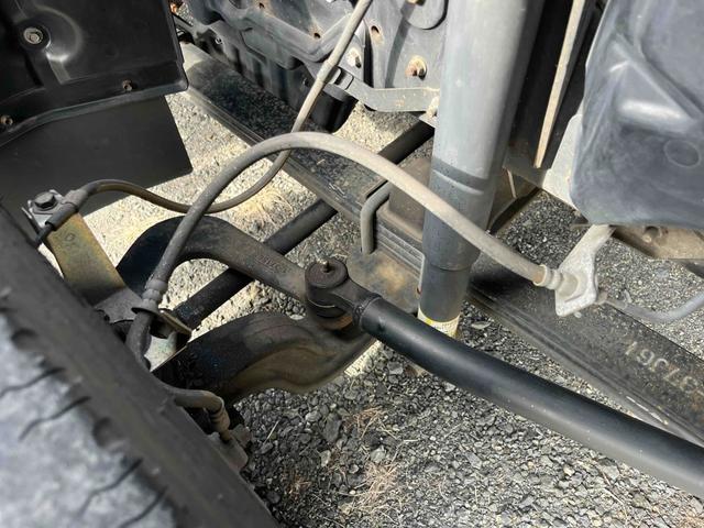 ダイナトラック ワイド超々ロング３．５ｔ積セーフティーローダー　花見台　ワイド超々ロング３．５ｔ積セーフティーローダー　４Ｌディーゼルターボ　６速ＭＴ　花見台製ＳＦ２１ＦＢ　荷台内寸長５７０幅２０８ｃｍ　電動ウインチ　ラジコン付　リヤアルミあおり　車両総重量７８３５キロ（52枚目）