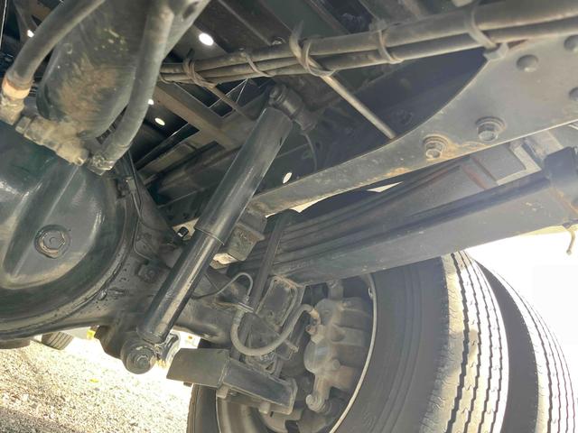 ダイナトラック ワイド超々ロング３．５ｔ積セーフティーローダー　花見台　ワイド超々ロング３．５ｔ積セーフティーローダー　４Ｌディーゼルターボ　６速ＭＴ　花見台製ＳＦ２１ＦＢ　荷台内寸長５７０幅２０８ｃｍ　電動ウインチ　ラジコン付　リヤアルミあおり　車両総重量７８３５キロ（55枚目）