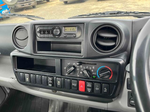 ダイナトラック 垂直ゲート付3t積ガス屋仕様平ボディー 分割5方開アオリ 3t積み平床ボディー 5速MT 全低床 ルーフキャリア付 前後上下分割式ガス屋仕様アオリ 荷台床面鉄板敷き 荷台内寸長315幅161高78cm 新明和製垂直パワーゲート付 車両総重量5985キロ(48枚目)