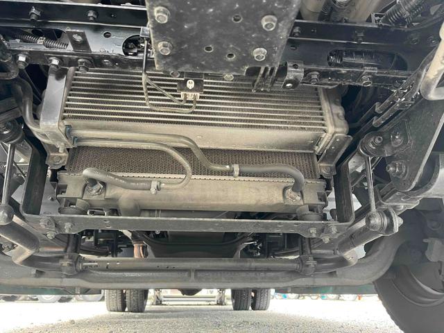 キャンター ２ｔ積跳ね上げゲート付Ｗキャブ冷蔵冷凍車　ワイド７人乗り　２ｔ積ワイドＷキャブ冷凍冷蔵車　７人乗り　デュアルＡＴ　東プレ低温ー３０℃仕様　荷台内寸長３３５幅１９４高１８５ｃｍ　床面ステンレス加工　ラッシングレール３段　極東製跳上ゲート付　リヤ観音開き（42枚目）